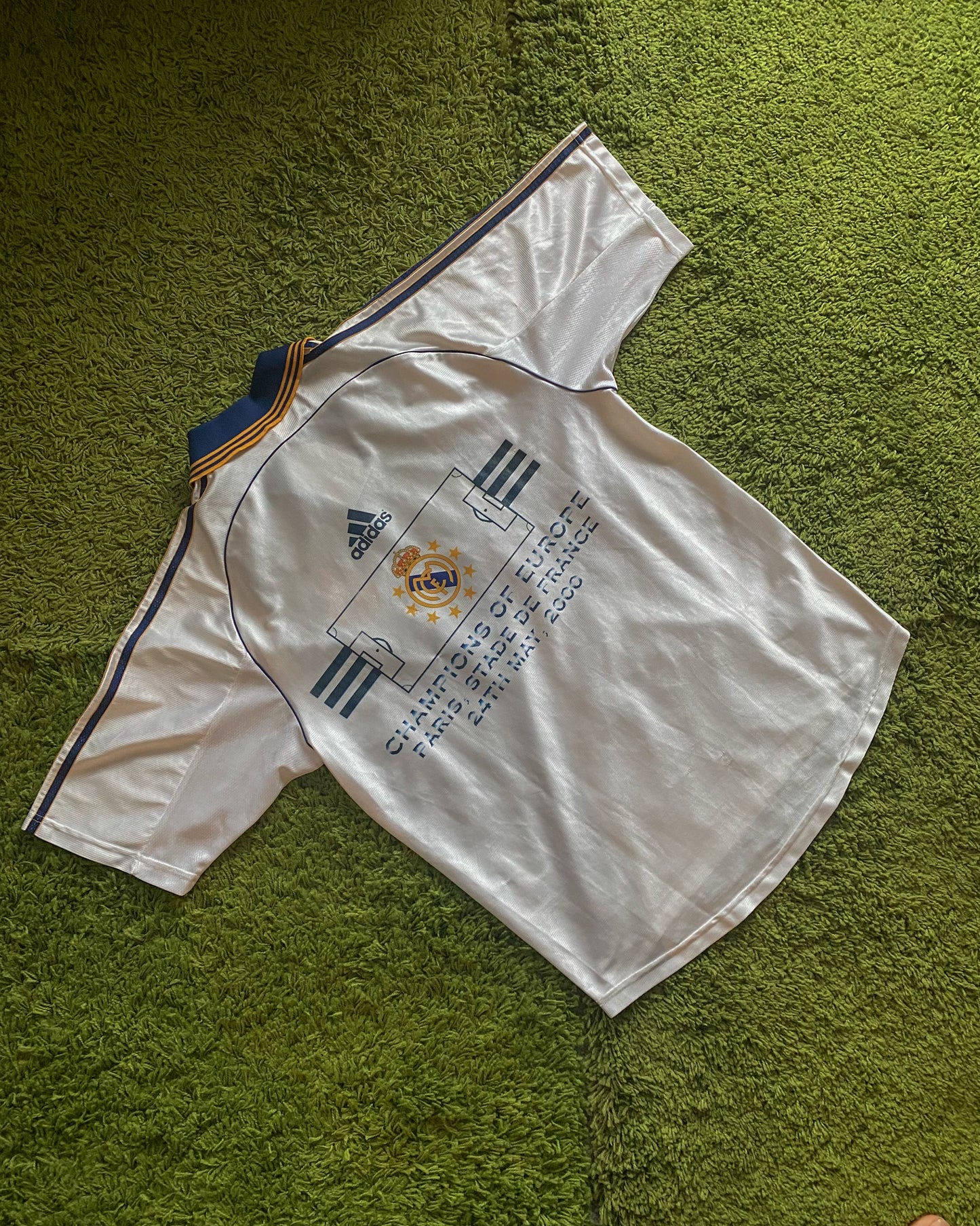 REAL MADRID - 2000 - CHAMPIONS OF EUROPE KIT - M
