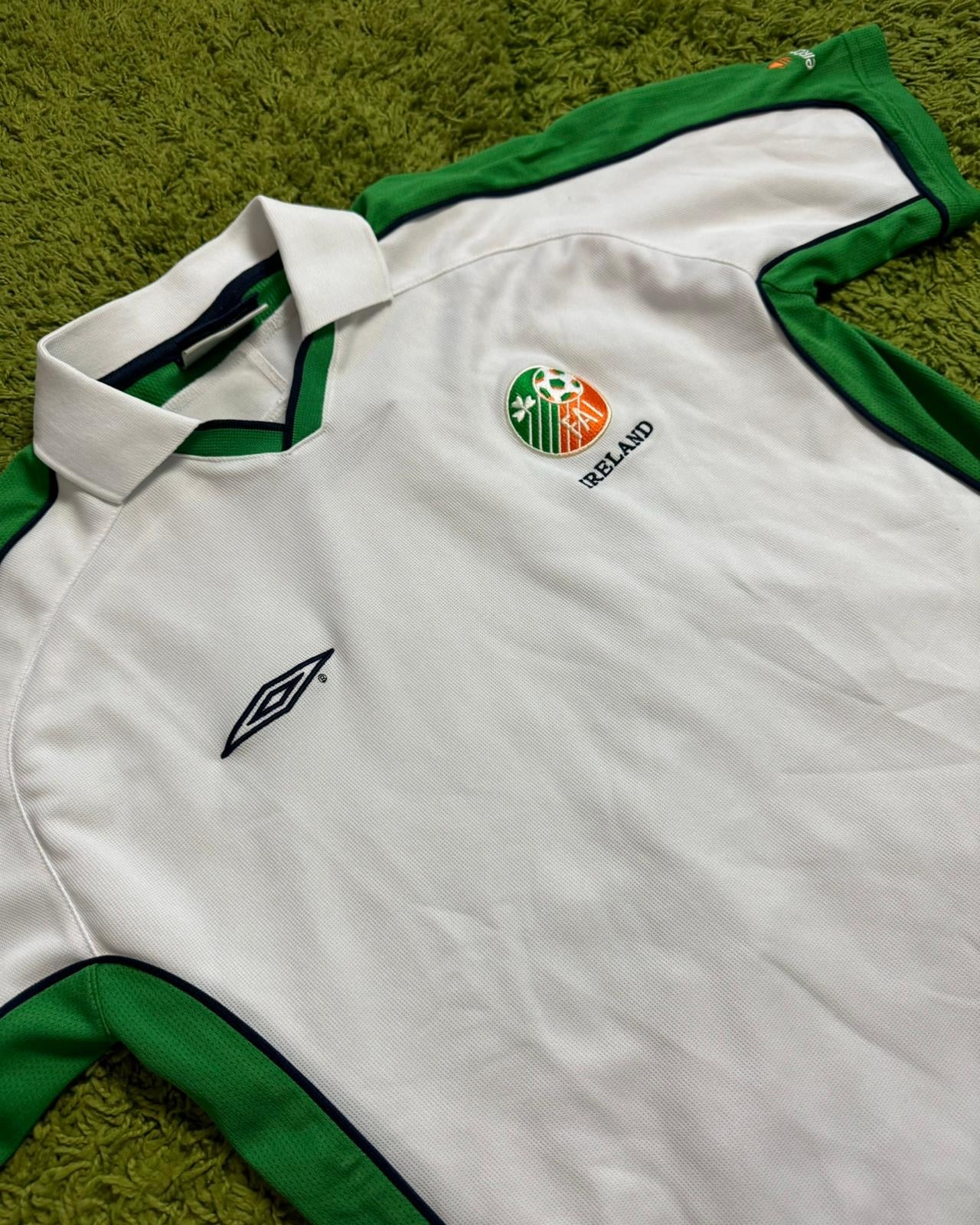 IRELAND - 2000/2001 - TRAINING KIT - M