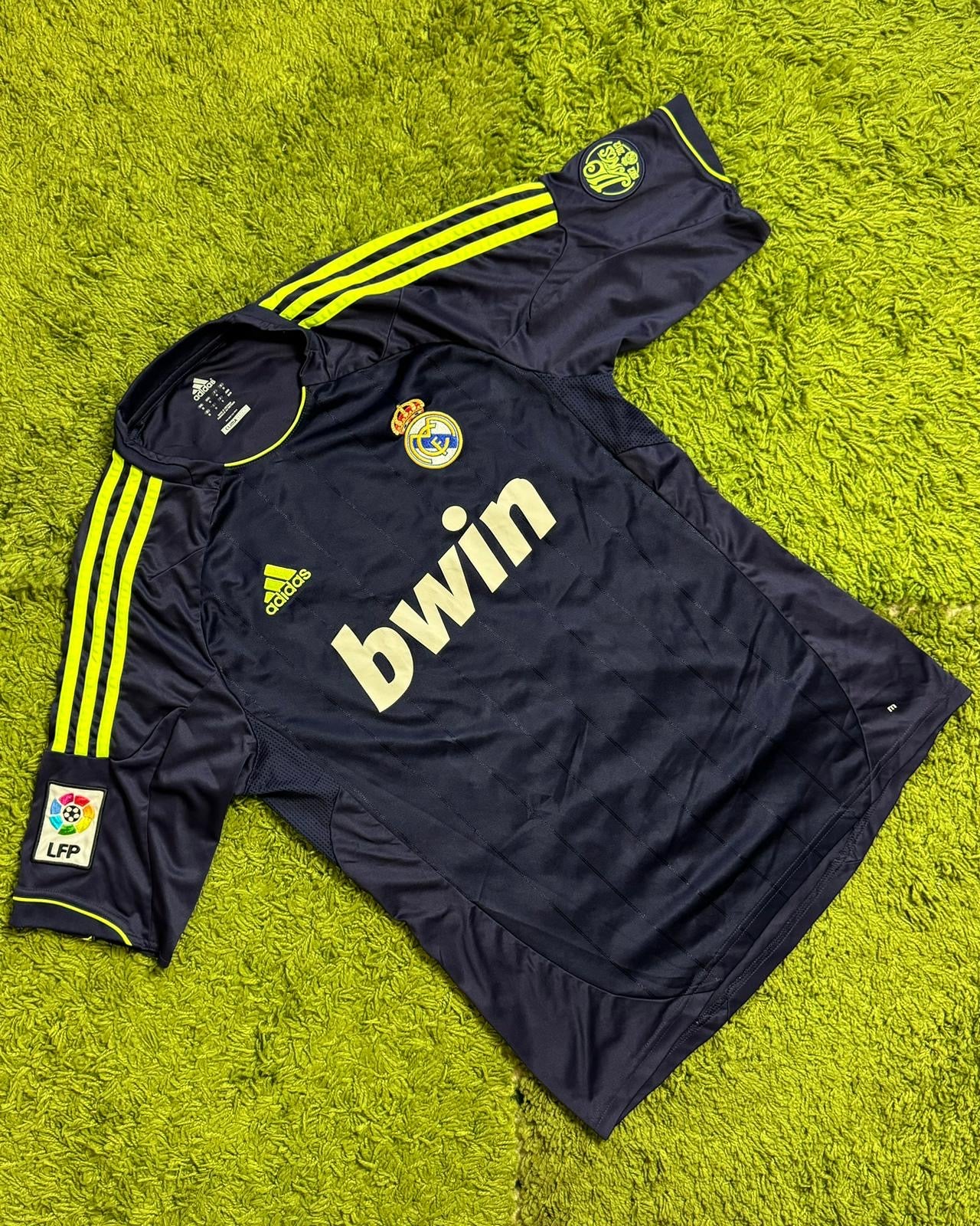 REAL MADRID - 2012/2013 - AWAY KIT - M