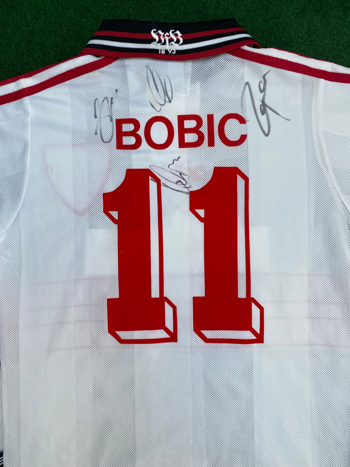 VFB STUTTGART - 1996/1997 - SIGNED BOBIC - HOME KIT - XS